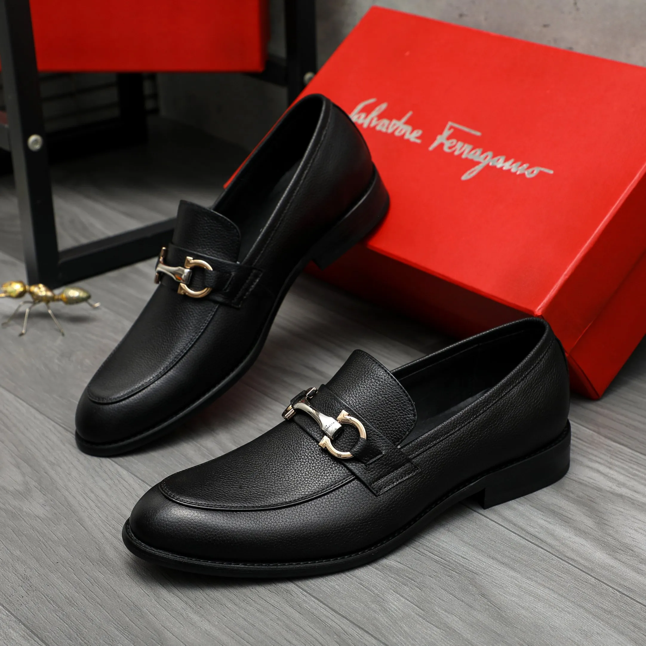 Men's shoes 💰420 Product trademark: Ferragamo " Ferragamo ] Business slip-on leather shoes Regular size: 39-45 (38.46 custom-made, non-refundable) Product materials: Selected small pebbled cowhide upper, sheepskin lining, original rubber outsole